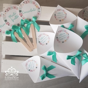 Coordinato confettata *Coni portaconfetti e palettine segnagusto grafica floreale sui toni lilla/rosa/verde acqua Nozze Comunione Cresima