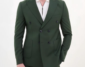 オリーブグリーン ダブルブレストスーツ メンズ オリーブグリーン ダブルブレストスーツ – モダンなテーラード