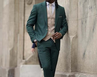 オリーブグリーンのダブルブレストスーツ：スリムフィットツーピース
