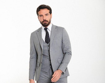 Traje gris claro de tres piezas para hombre - Look clásico para bodas y formales - GentWith Suits
