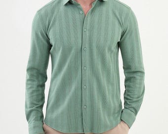 Camisa de algodón a rayas de corte ajustado: camisa tejida de estilo italiano para hombre.