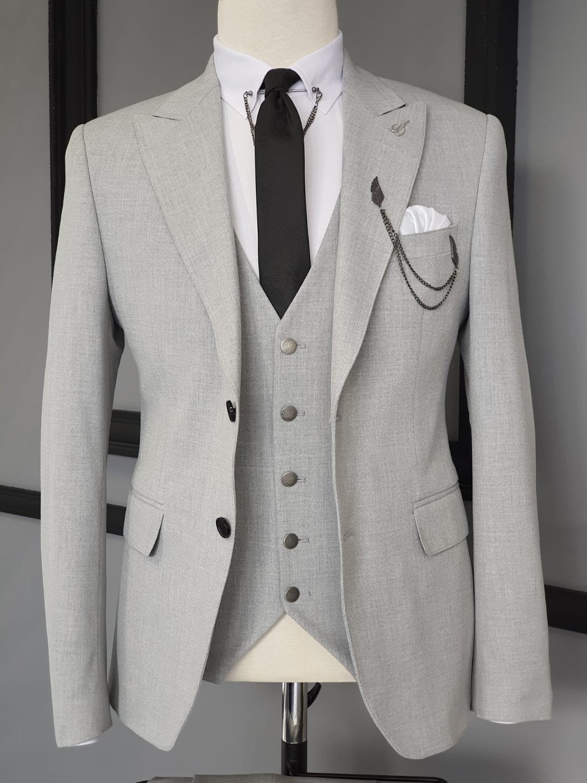 Men Suits Gray 3 Piece Slim Fit Two Button Wedding Groom Party Wear