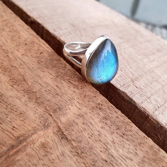 natural blue labradorite ring handmade Sterling silver ring all ring size available silver oval labradorite gemstone Labradorite ring