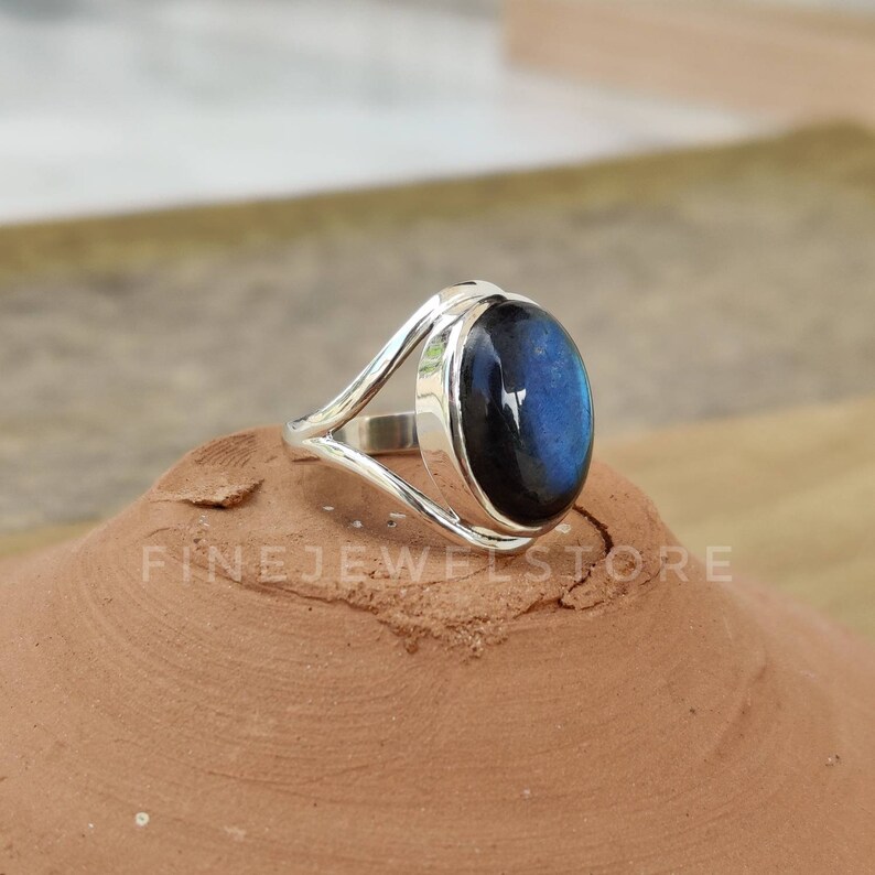 natural blue labradorite ring handmade Sterling silver ring all ring size available silver oval labradorite gemstone Labradorite ring
