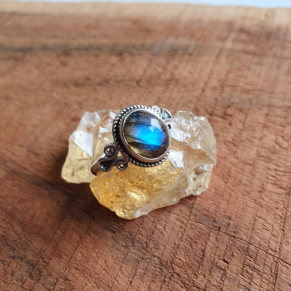 Gift For Her Blue Labradorite Ring Sterling Silver Ring Oval Gemstone Ring Labradorite Ring Dainty Ring R578 February Birthstone Ring