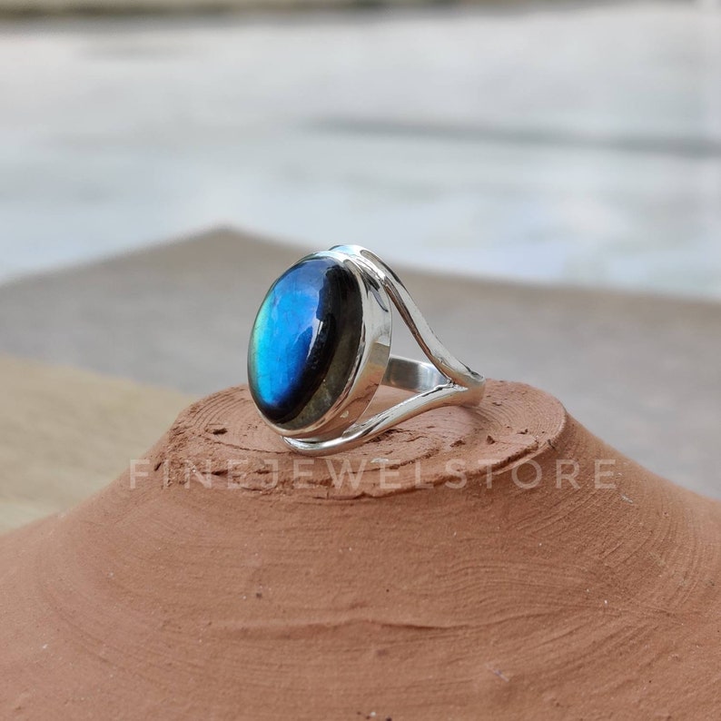 natural blue labradorite ring handmade Sterling silver ring all ring size available silver oval labradorite gemstone Labradorite ring
