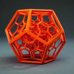 Op maat gemaakte 3D-printen lasersnijdiensten. Precisie-uv-hars, grootformaat filament 3D-printen, plastic lasersnijden en metaalmarkering.