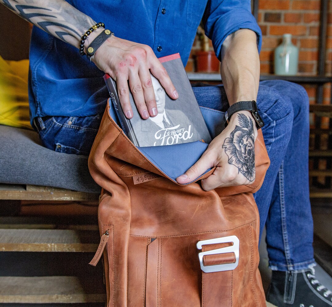 LEATHER BACKPACK Men With G-HOOK Buckle ~ Roll Top Backpack  display picture 1