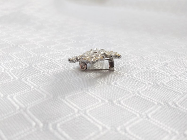 Vintage Jewelry White Rhinestone Pin Small Pin White Rhinestone Cross Pin Vintage Brooch White Rhinestone Button Pin Button Cross Pin