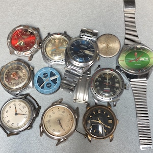 ランダムなソビエト製腕時計、スチームパンクアート用品、500グラム