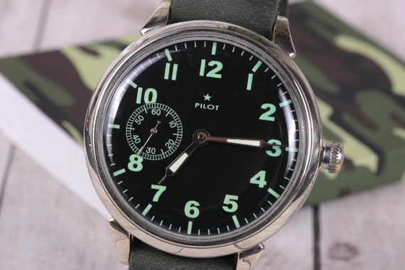 Wrist watch Molnija Pilot, Russian watch, men watc