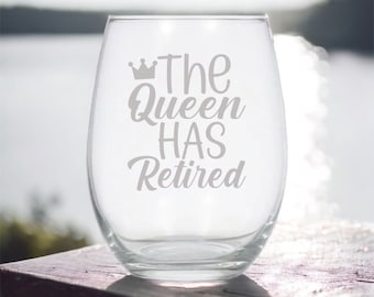 La reina ha retirado la copa de vino sin tallo, el regalo de jubilación, el regalo de jubilación para ella
