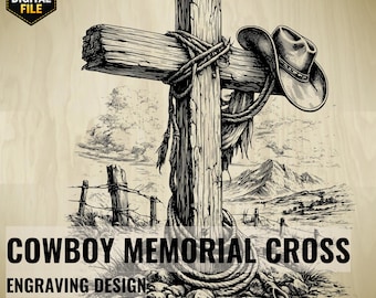 Könnte beinhalten: Eine schwarz-weiße digitale Illustration eines Holzkreuzes mit einem Cowboyhut auf dem Querbalken und einem aufgewickelten Seil um den Fuß. Der Hintergrund zeigt eine Landschaft mit Bergen und einem Stacheldrahtzaun.