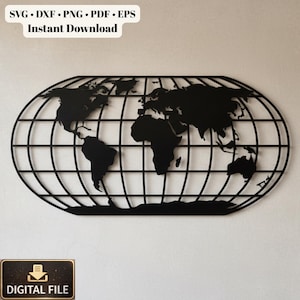 Puede incluir: Arte mural de mapa del mundo de metal negro con un diseño de cuadrícula. El mapa presenta continentes y está encerrado en un marco ovalado. El texto en la parte superior dice "SVG • DXF • PNG • PDF • EPS Descarga instantánea".