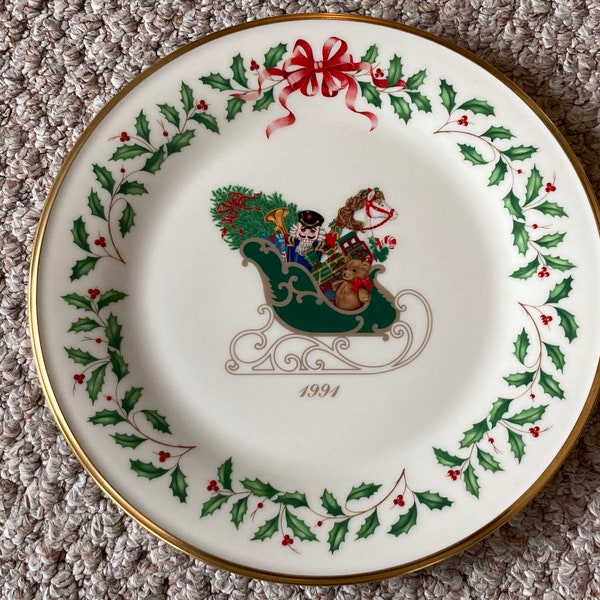 Lenox Annual Holiday Collector's Plate - 1991 - First in a Limited Edition Series Decorative Christmas Porcelain