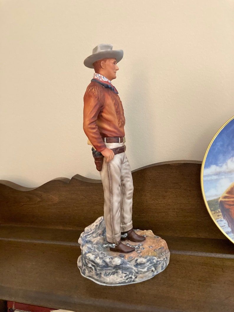 John Wayne The Duke Franklin Mint Collectible Porcelain Figure and Decorative Plate image 6