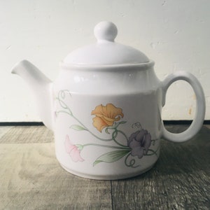 Sweet pea Sadler teapot