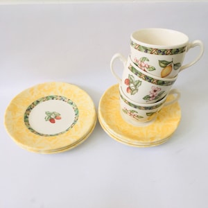 90’s 3 teacups and 3 small plates