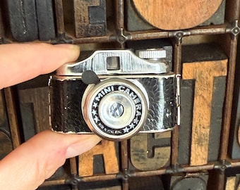 Vintage Micro 16 Spy Camera – 1940s-1950s Subminiature Camera With