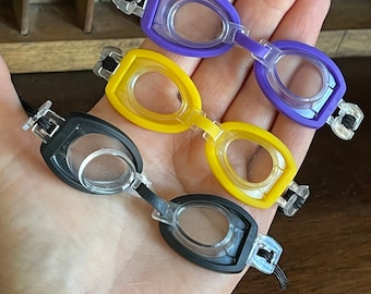 Miniature swimming goggles. Doll, cat, prop, cute! Yellow, black or purple