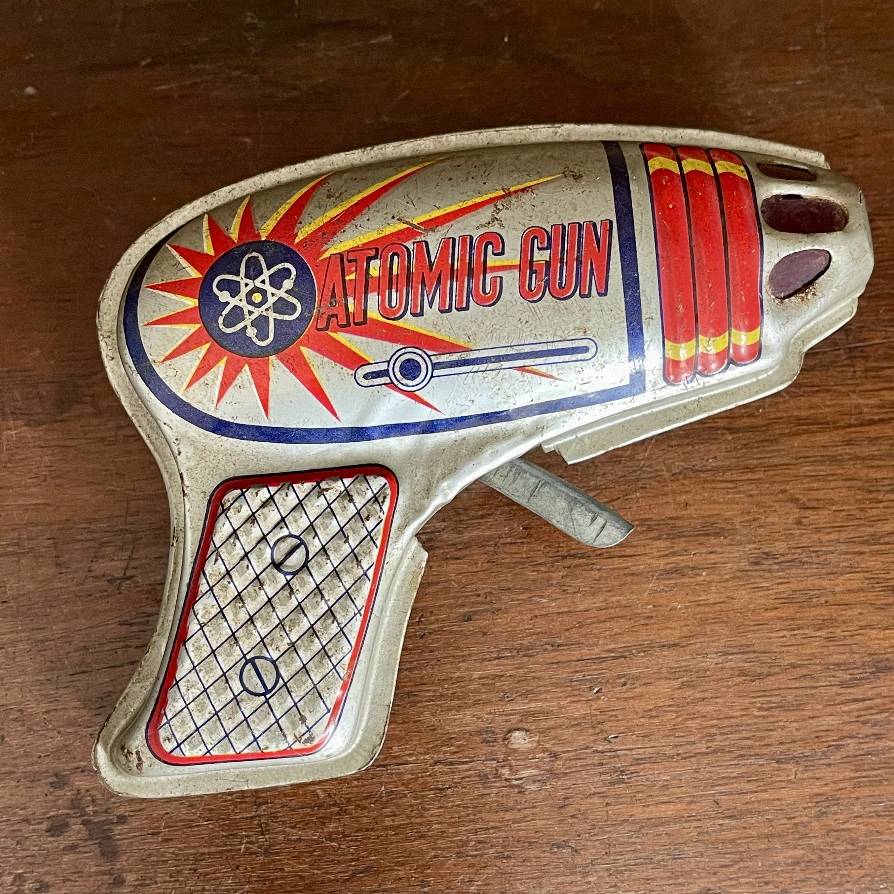 CHINA MF -112 SHANGHAI SERVICE CAR FRICTION POWERED Tin Toy nice`70tes