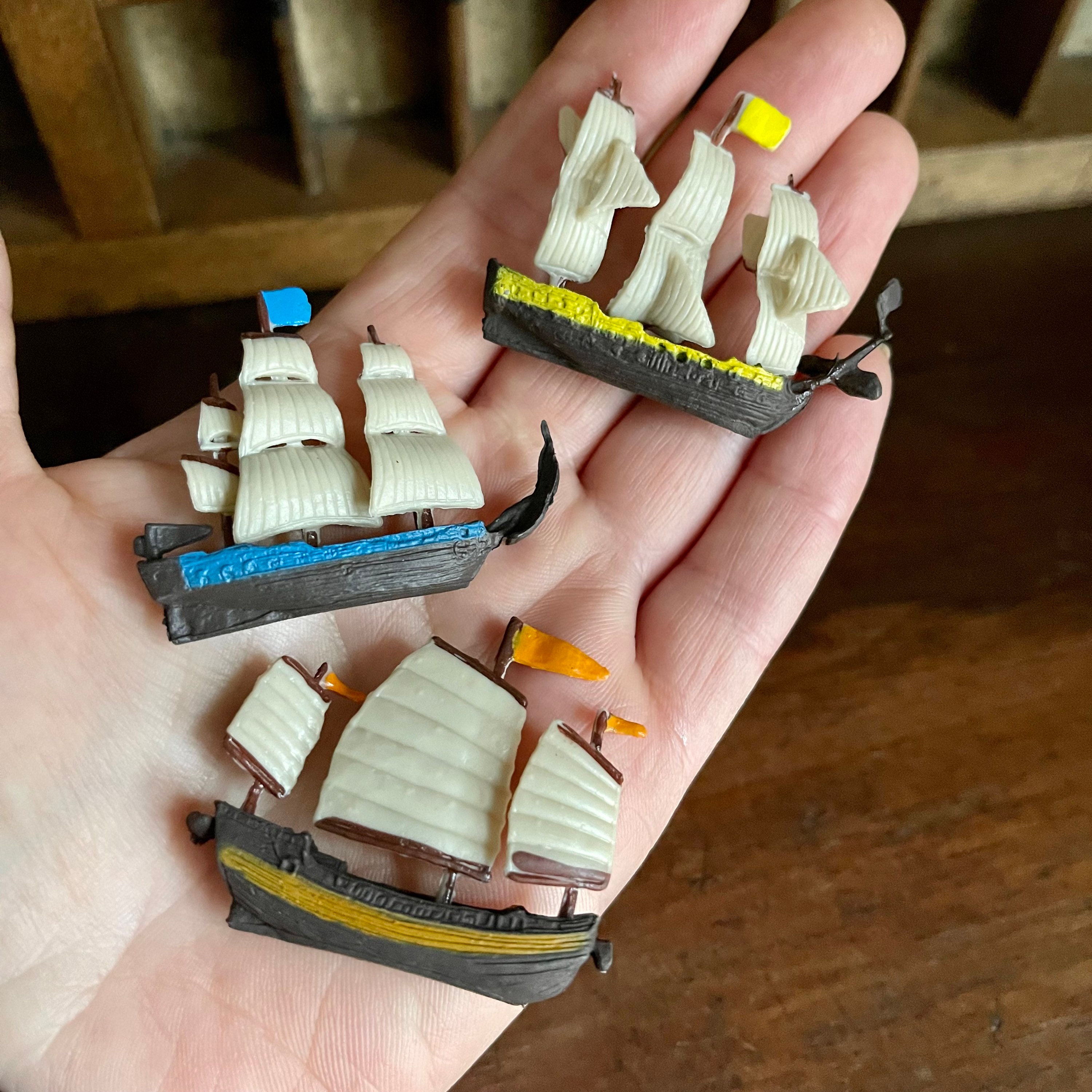 Miniature Plastic Model Fishing Boat, Sailing Ship 