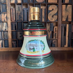 1989 Wade Christmas advertising empty ceramic bottle. Bell’s Old Scotch Whisky