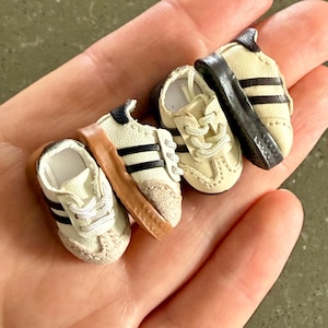 adidas gazelle silver green womens KEN & BARBIE ON SAFARI: Round edge leather shoe fringe  Sovereign  Collection