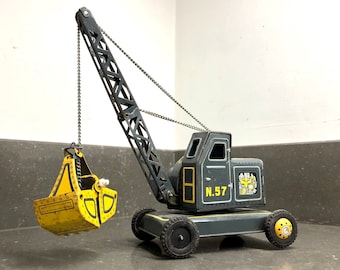 K Toys (Japan) 1950’s tinplate clam shovel