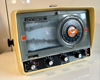 Vintage Ray Jefferson model 5600 hydrograph fish finding monitor