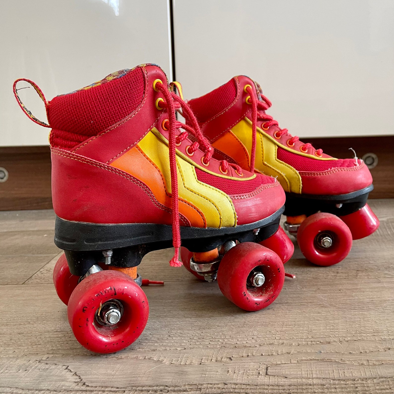 Vintage red roller boots skates. Kids UK size 13 32.5 EURO Etsy