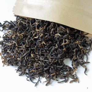 Black Tea from Wild Trees - Premium loose leaf tea from Thailand - Organic Gushu Hong Cha, Thai red tea