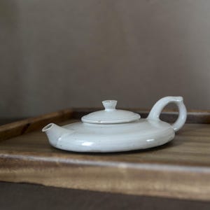 Pancake Teapot for Gong Fu Cha | Flat Boy | 90ml artisan flat teapot