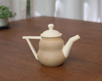 Small teapot in raw clay, 100 ml ceramic teapot in two tones for Gong Fu Cha, tea for one, artisan handmade pot, glazed inside