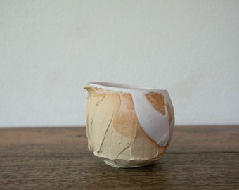 Teekrug 300 ml Keramik-Fairness-Tasse Gong Dao Bei Satinweiße Glasur und felsige Textur, Wabi-Sabi-Teegeschirr aus Keramik