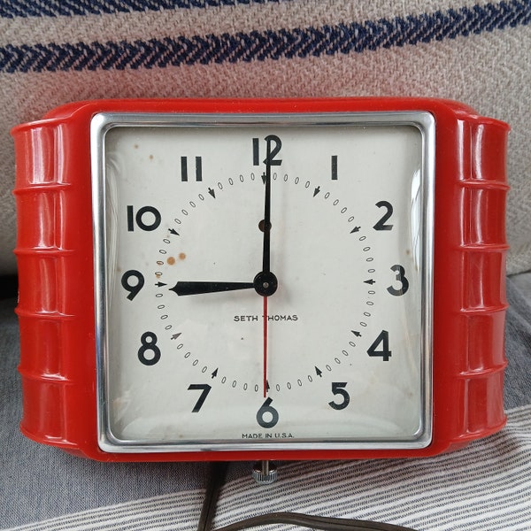 Seth Thomas red electric wall clock AS IS NOT WoRKing