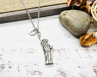 Statue of Liberty Gift, Statue of Liberty Necklace, Statue of Liberty charm, Statue of Liberty Jewelry, New York Gift, New York Necklace