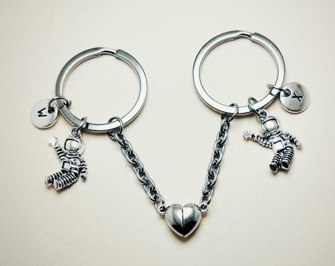 Astronaut couple keychains, Valentine's Day gifts, astronaut couple keychains, personalized couple keychains