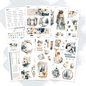 Könnte beinhalten: Eine Sammlung von Stickerbögen mit Winterthema. Die Bögen zeigen Aquarellillustrationen von Blumenarrangements, einer Frau mit Schal, einem Hirsch und Winterszenen. Der Text enthält "Januar", "Kapitel 1" und tägliche Kalendereinträge.