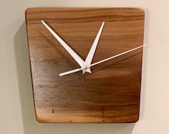 KINDA SQUARE - Mediano - Reloj de pared moderno - Moderno y minimalista - Tres opciones de madera