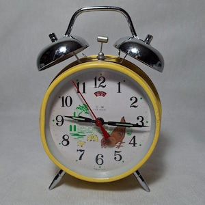Vintage Five Rams Animated Pecking Chicken Wind-up Alarm Clock