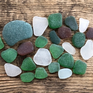 Premium sea glass 25 pieces, 2 - 5 cm. Multicolor for jewelry making, arts, crafts and decoration.