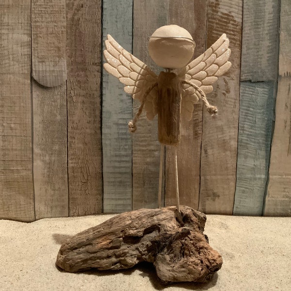 Magical angel 17 cm made of driftwood. As a condolence gift, guardian angel, protector, consolation, good luck charm or encouragement