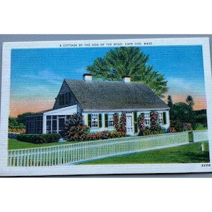 Cape Cod Cottage Side Of The Road Postcard 1955 Souvenir House con timbro postale vintage
