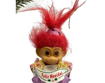 Adorno navideño de muñeco troll vintage con traje de Feliz Navidad y cabello rojo
