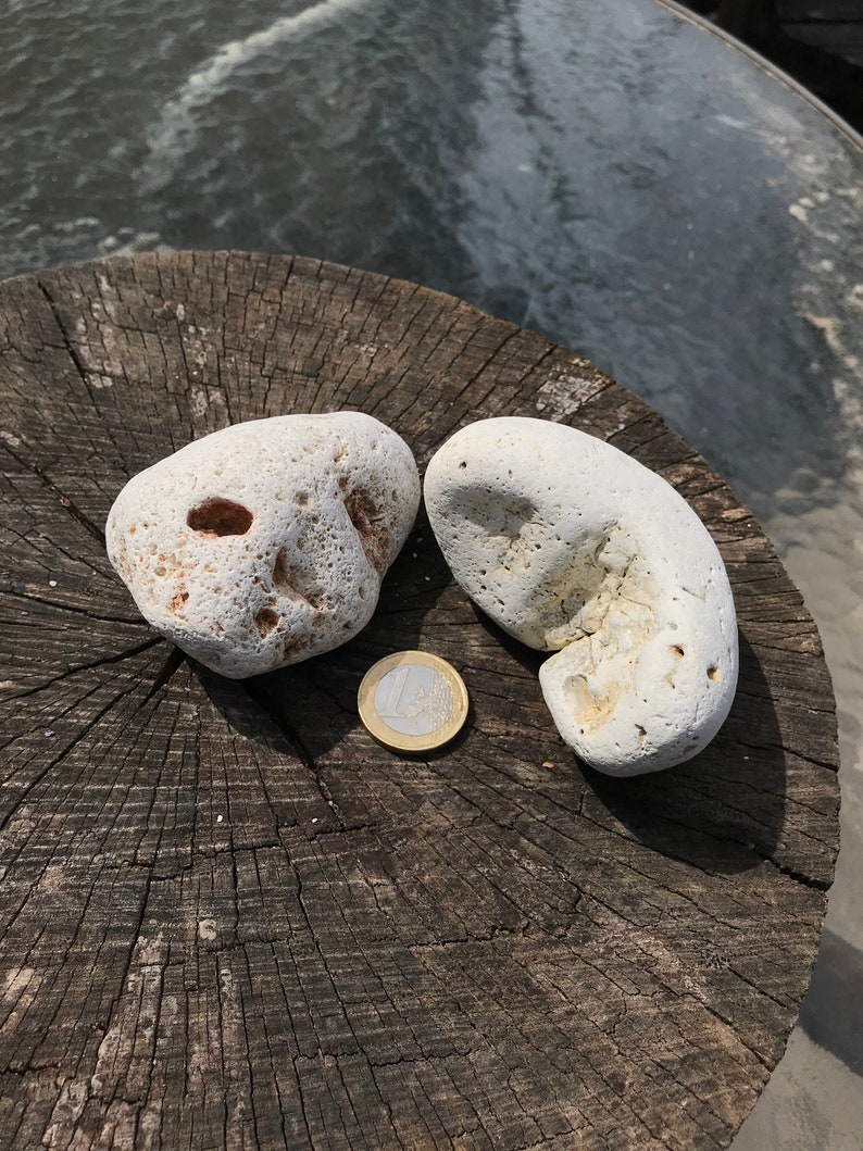 Hag Stone piedra de bruja Beach Stone Odin Stone Talisman Gift For Sea Lover 2 Naturally Holed Beach Stone Pebble with Natural Holes