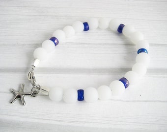 single strand bracelet/ white, blue/ glass beads/ starfish charm
