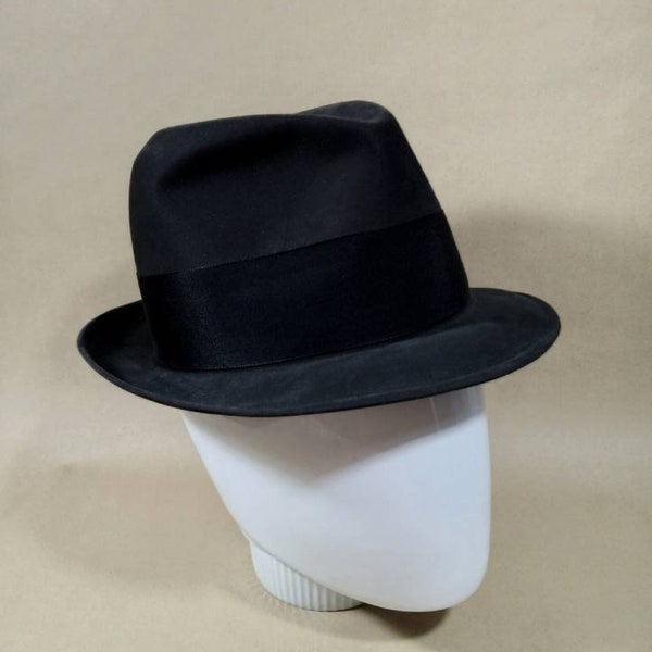 Vintage fedora, 1950s, black felt, size 7. Knox Thirty Five luxury hat. Velvety felt, Cavanagh edge, grosgrain ribbon, in perfect condition.