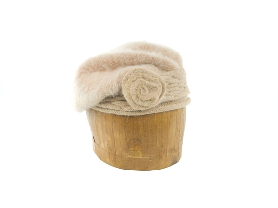 Vintage pink mohair beret, with flower detail. 198