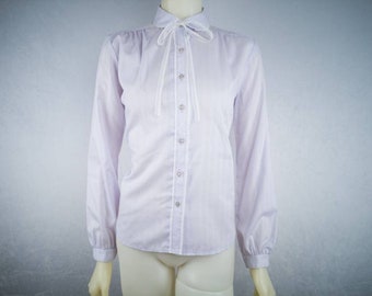 Vintage blouse, periwinkle purple with lace trims, Peter Pan collar and white pinstripes. 1960s women's vintage buttoned shirt, size 11-12